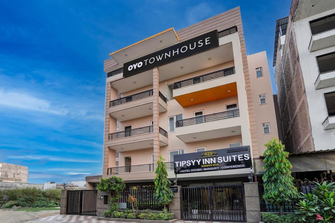 Super Townhouse Sector 57 Near Bestech Central Square Mall Gurgaon Dış mekan fotoğraf