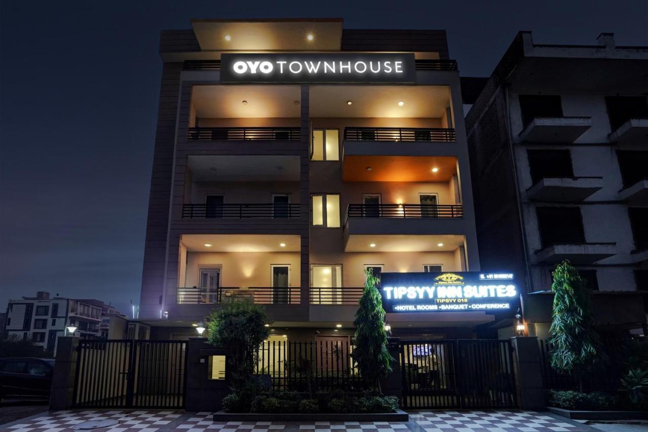 Super Townhouse Sector 57 Near Bestech Central Square Mall Gurgaon Dış mekan fotoğraf